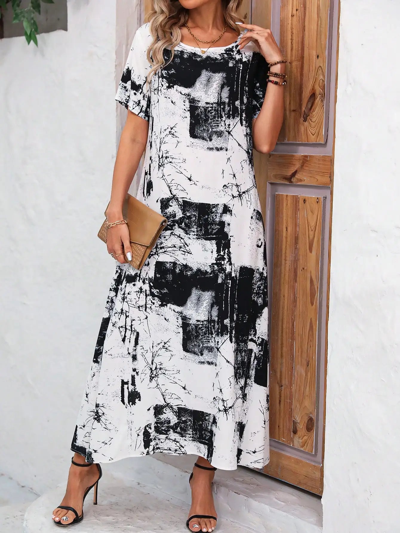 Women’s Black & White Abstract Print Maxi Dress